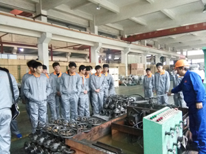 温职院机械系师生来公司观摩学习