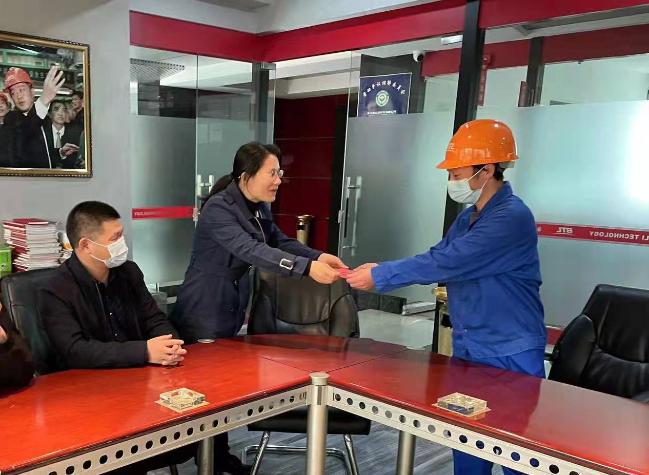 伯特利“红领驿站”为疫情防控筑牢“红色防线”
