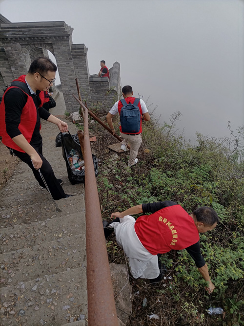 党员“亮灯”工程
